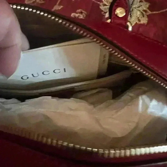 RED GUCCI MICROGUCCISSIMA SMALL LEATHER CROSSBODY BAG - Picture 13 of 16